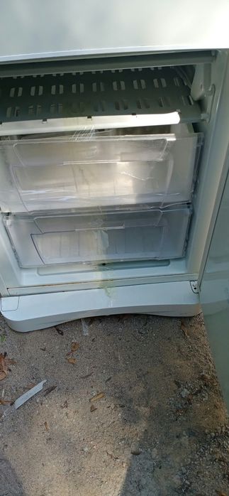 Холодильник продам срочно