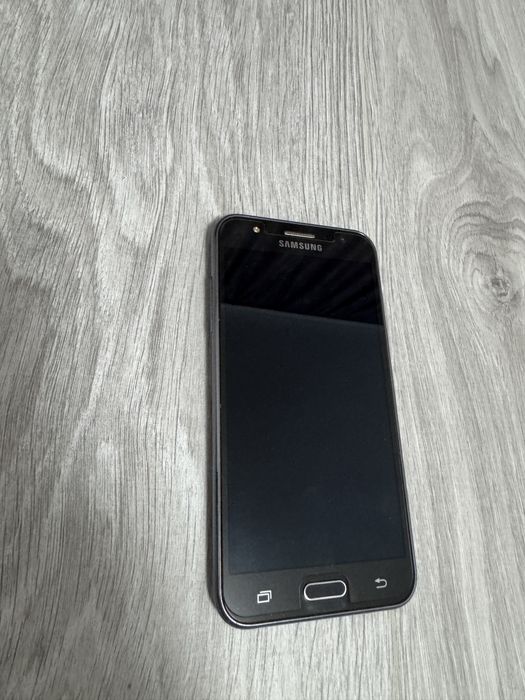 Samsung Galaxy J5 pentru piese