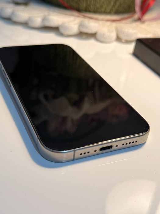 Iphone 16 pro max si Iphone 15 pro
