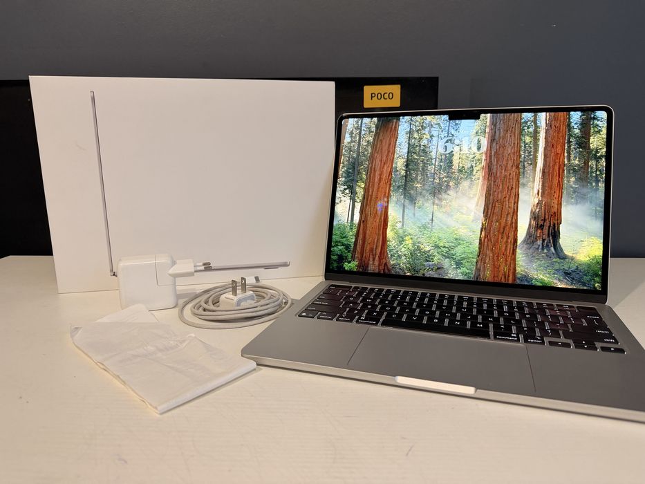 Macbook air m4/16гб /256 гб 2025год