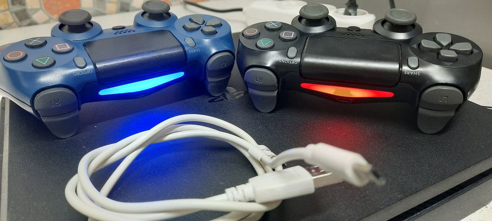 Vand playstation 4 modat