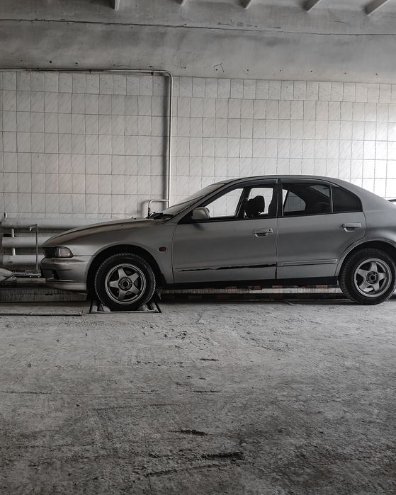 Mitsubishi galant 8 1999