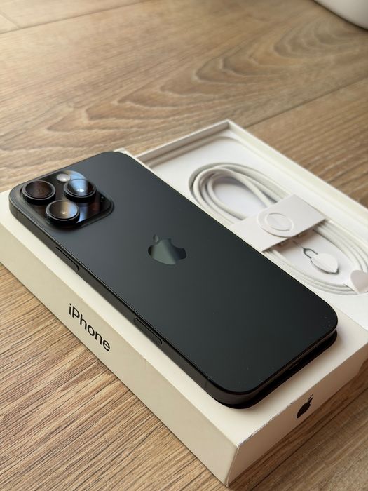 Iphone 16 PRO MAX, 256gb, bat.100% - 35 cicluri încărcare - negru titan