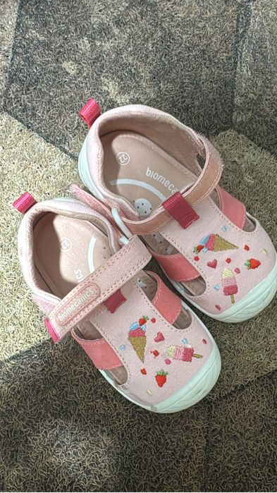 Сандалии для девочки