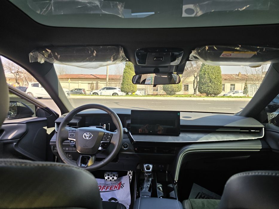 Toyota Camry 80 kuzof. Gibrid. Yili 2025. Yurgani 4500. Narxi 41200