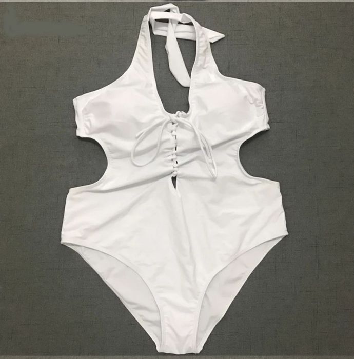 Новый купальник 5хл,белого цвета.
Качество очень хорошее,фасон очень к