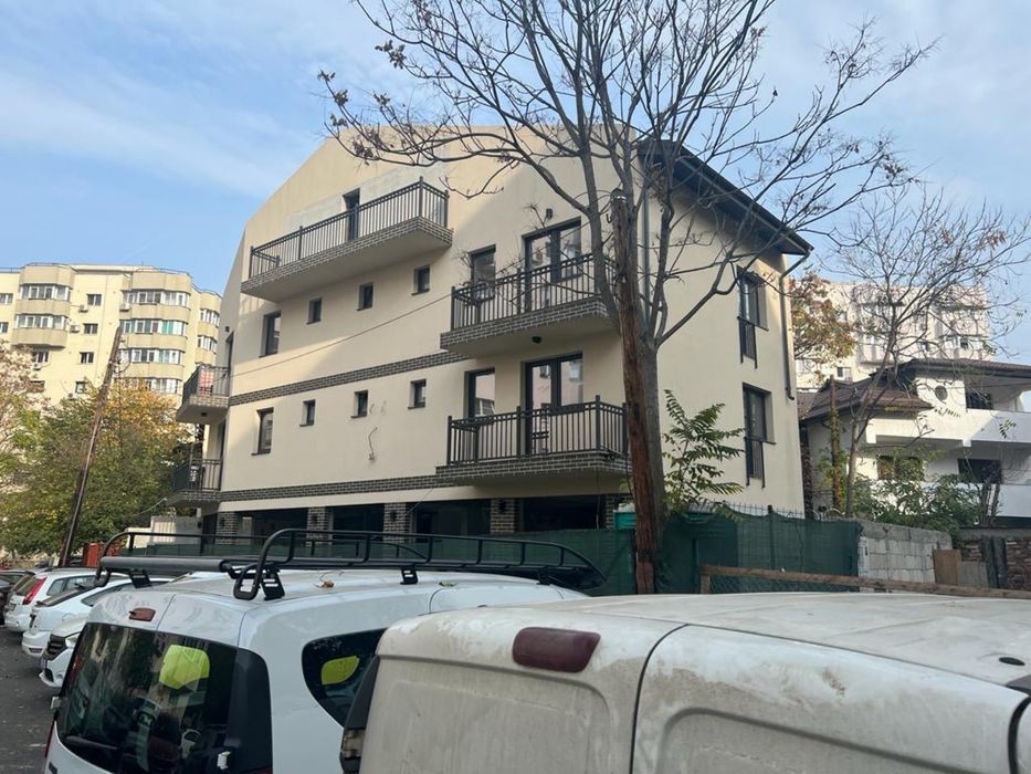 Inchiriez imobil zona Mall Vitan