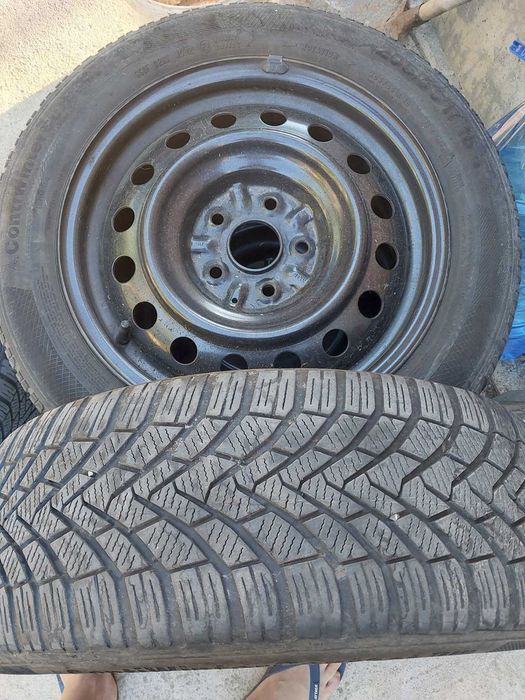 Автомобилни гуми с джанти