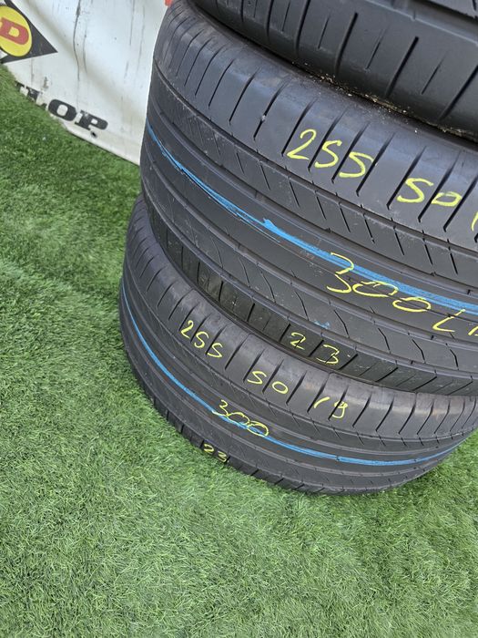 Set 235 55 19  255 50 19 continental