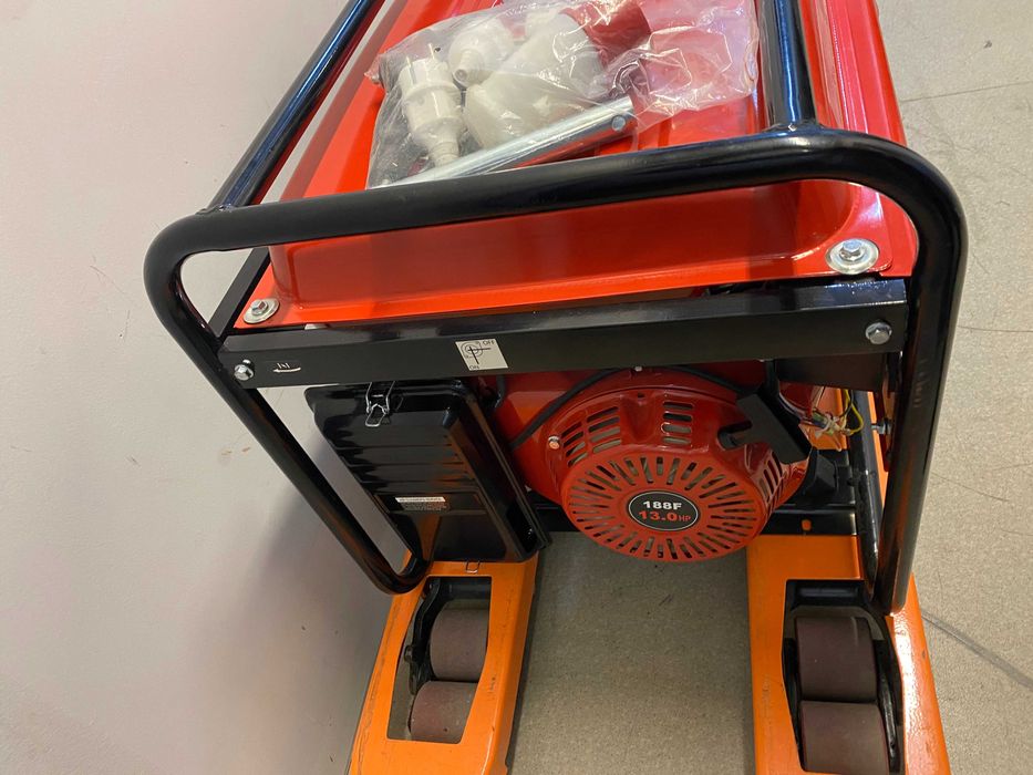 090104	Генератор за ток бензинов 5kW 230V & 380V RD-GG07