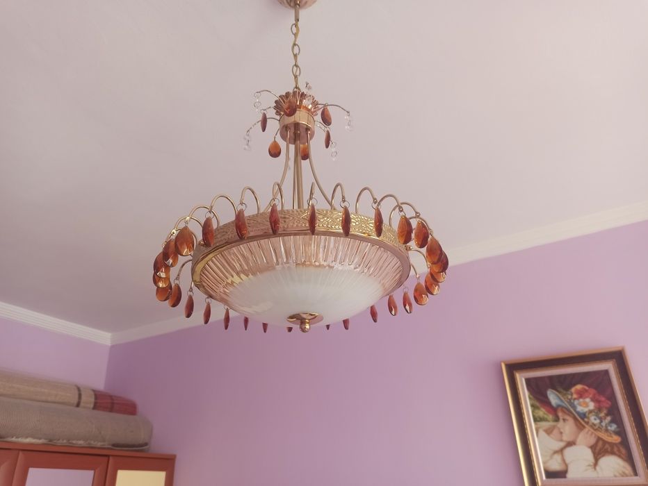 Полилеи за таван