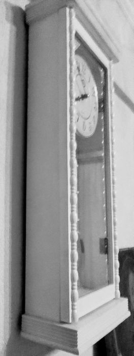 Современные деревянные часы