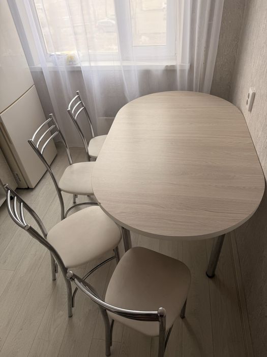 Продам стол со стульями