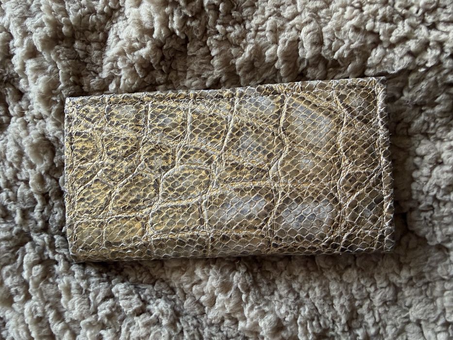 Порфейл от естествена кожа - черен и змийски