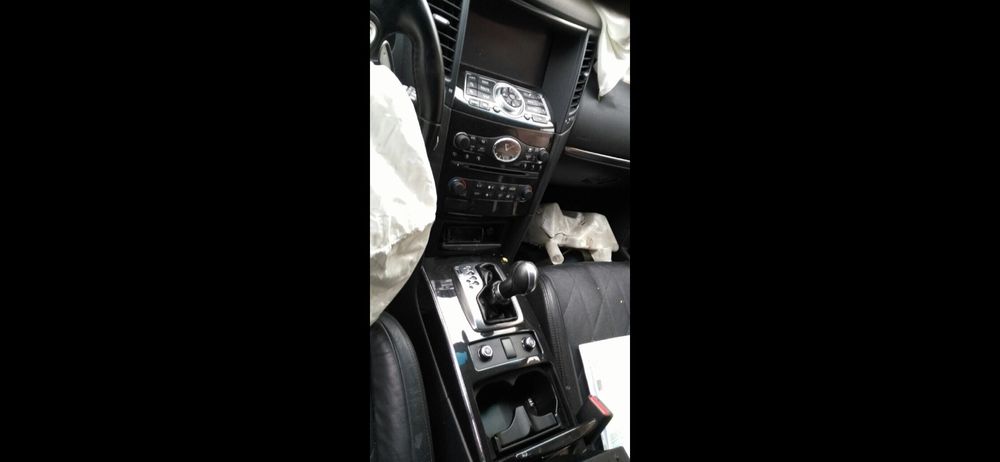 Продава се само на части Инфинити QX70  3.0 дизел 2013