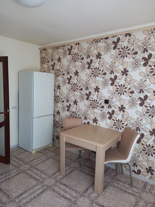 Închiriez apartament