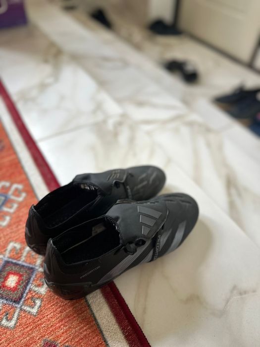 Бутсы adidas predator