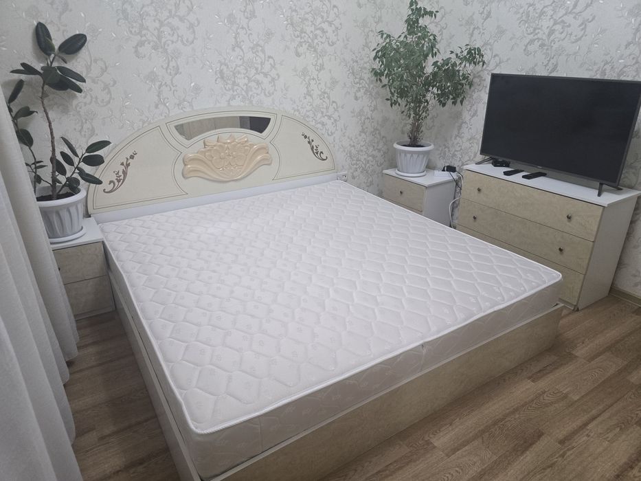 Продам спальный гарнитур