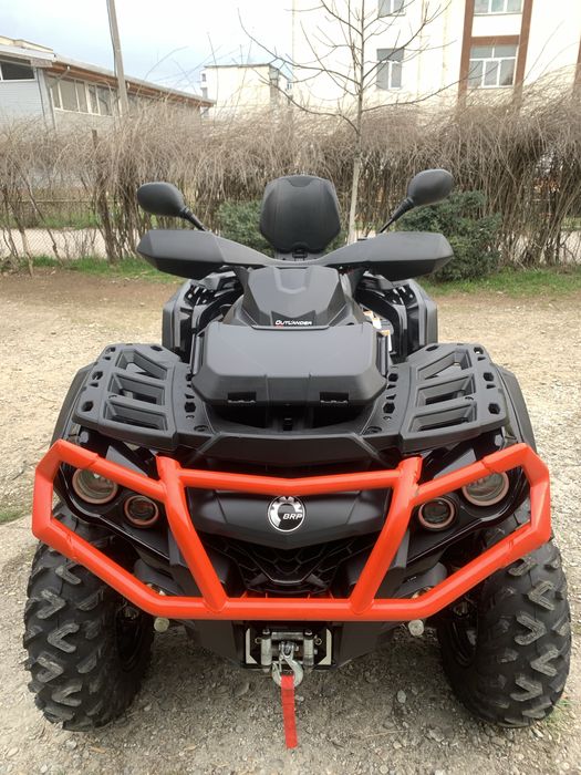 ATV Can am outlander max  650 cc  2019