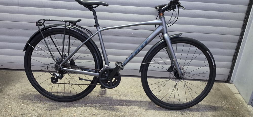 28" giant escape