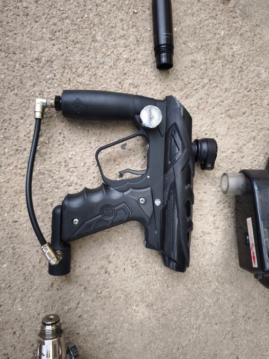 Vand 4 pistoale paintball la pachet