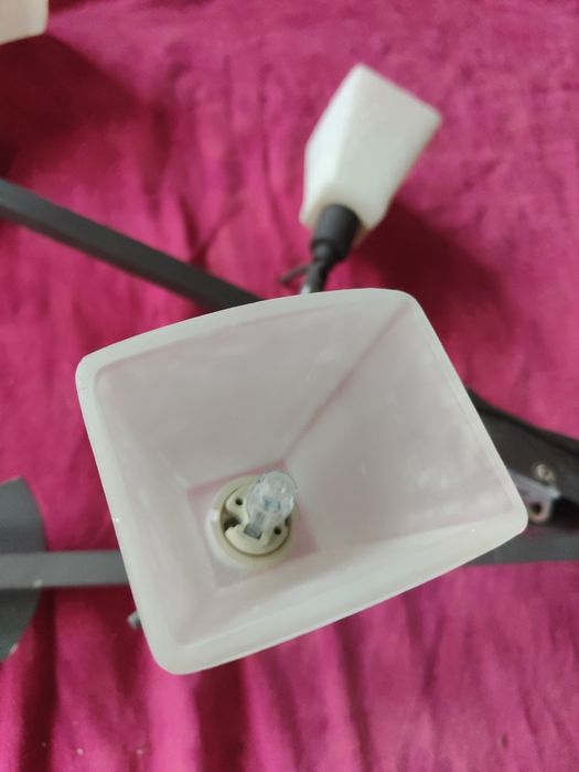 Lampa de iluminat cu 4 becuri
