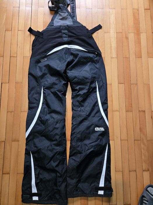 Страхотен дамски ски екип