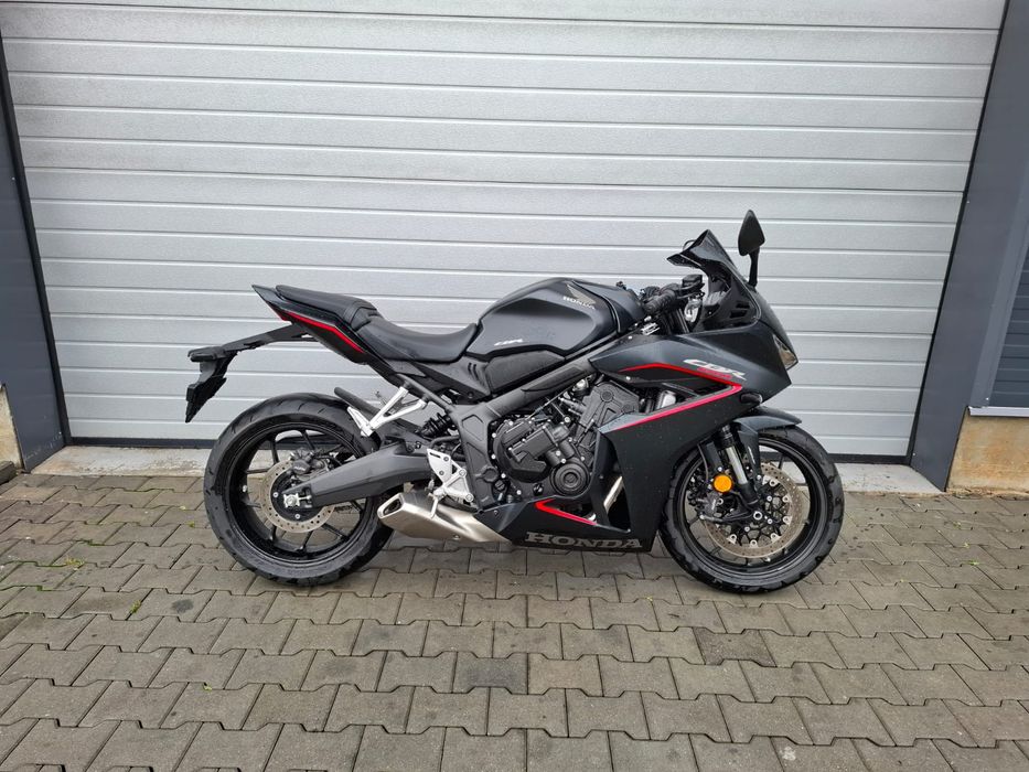 Moto M Parts Ploiesti vinde Honda Cbr 650 r model 2024 e-clutch. 35 kw