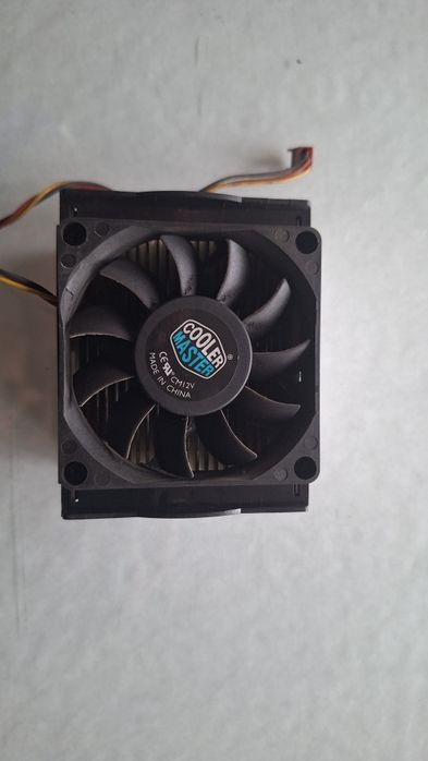 Продавам охладител за процесор Cooler Master CM12V