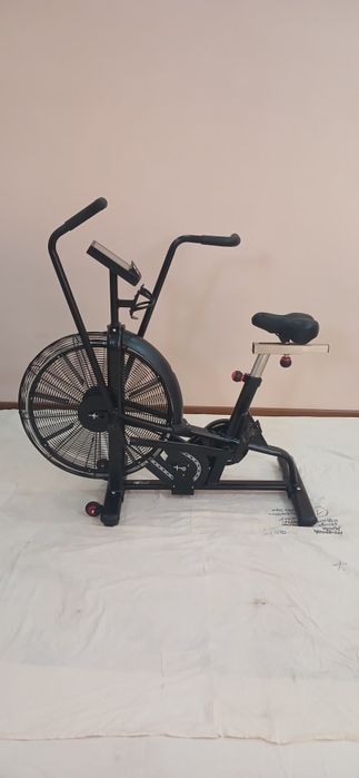 Air bike sotiladi