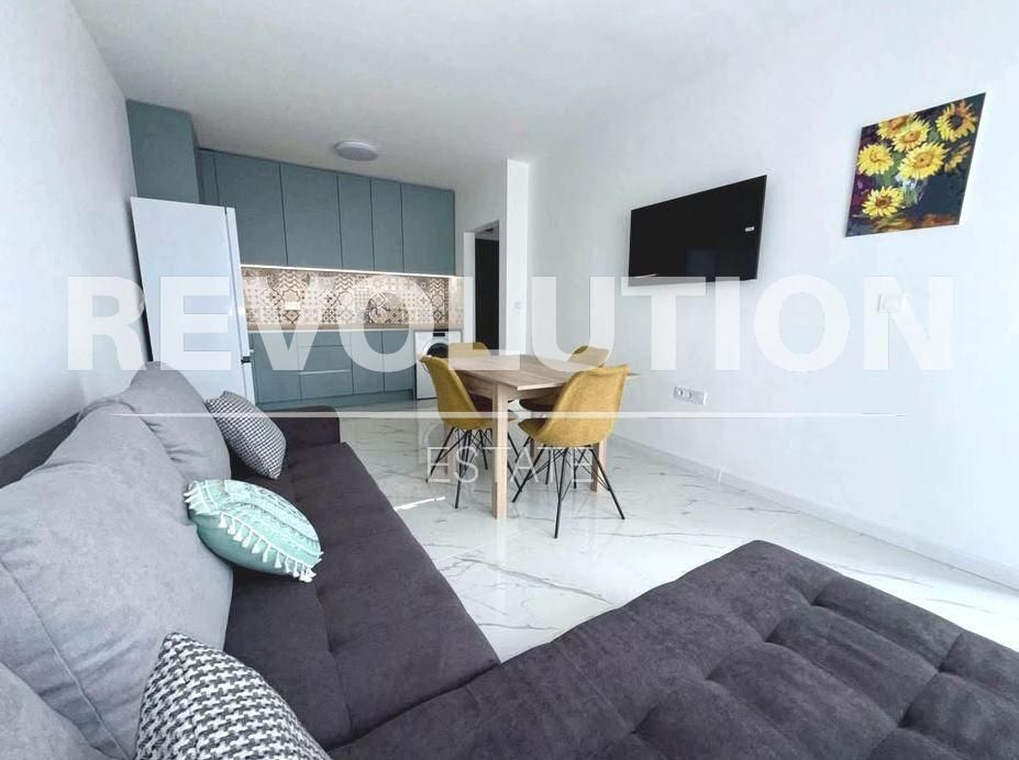 Двустаен апартамент в района на м-т Пчелина!