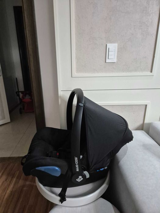 Продам автокресло Maxi-Cosi 0+