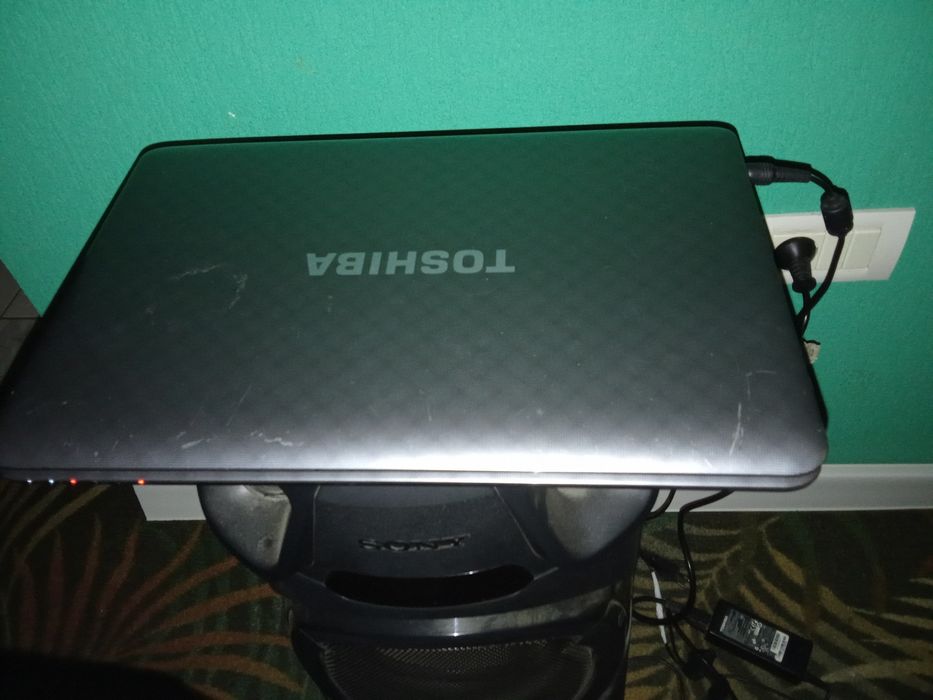 Laptop toshiba stare buna preț 400 Ron