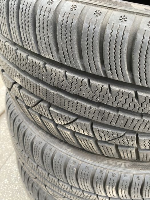 Anvelope iarna 225/40/18