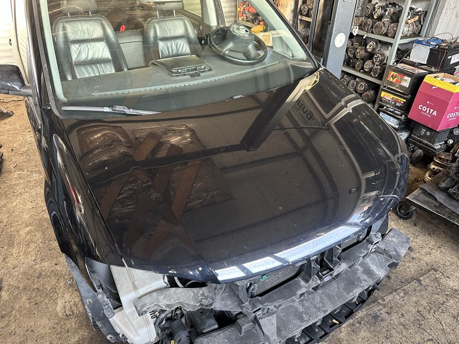 Преден капак за Фолксваген Туаран 2007-2010г.!