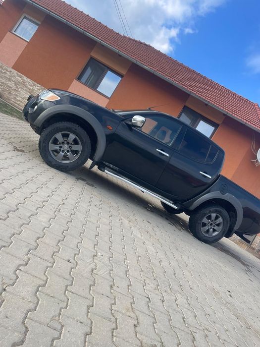 Vând Mitsubishi L200