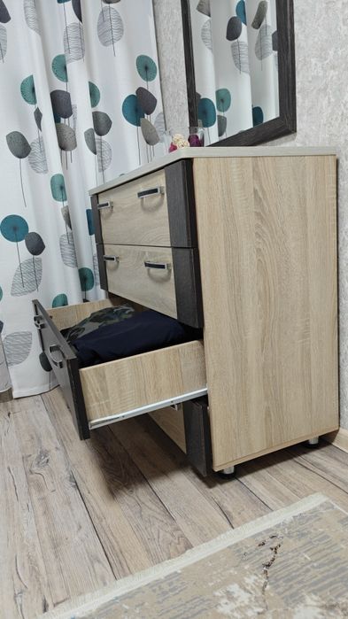 Комод с зеркалом
