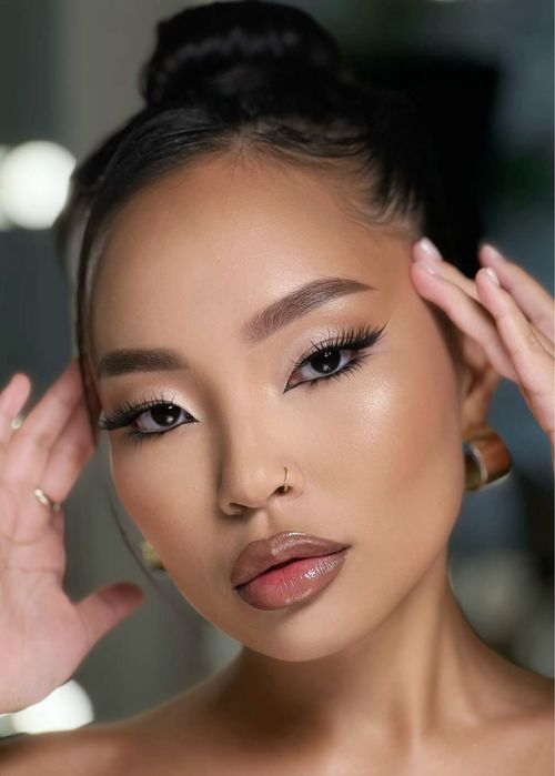 Макияж и прическа