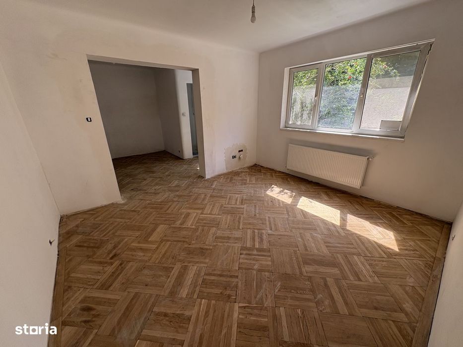 Vila 8 camere in cartier exclusiv de vile, bd Decebal