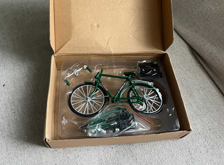Model mini bicicletă decorativă Classic Bike metalică 1:10 piese inclu