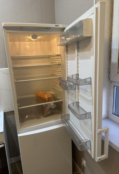 Продам холодильник Атлант