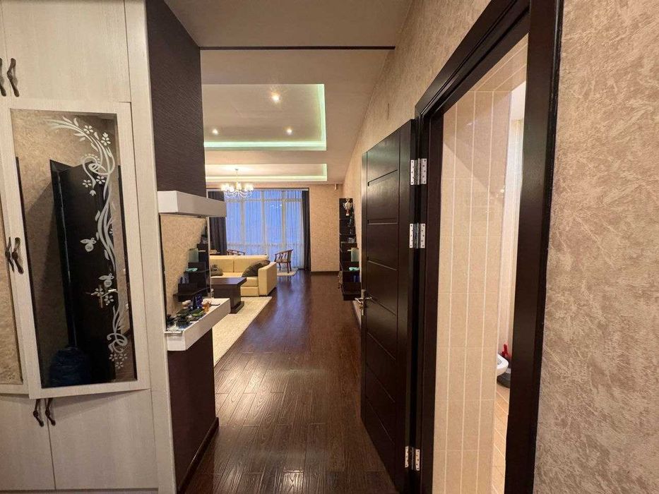 ЖК Империал м.Ойбек 2-комн 7/9 94 м² 2 с/у евроремонт меб/тех охр двор