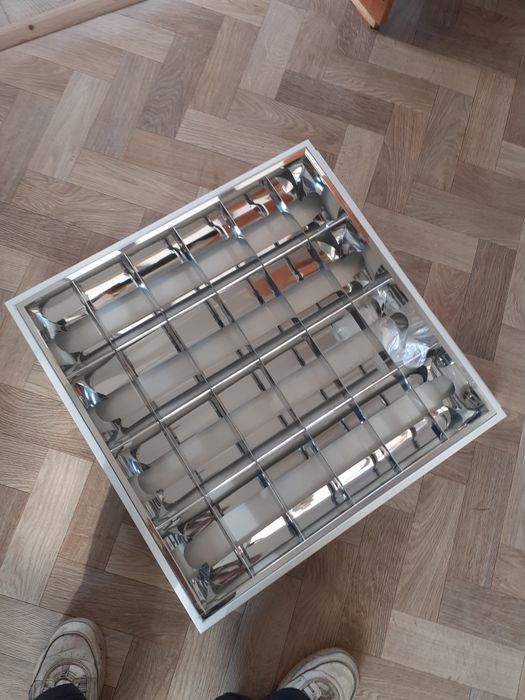 Продам красивые потолочные люстры