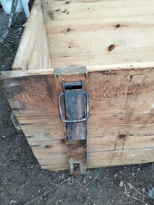 Продам деревянный ящик-сундук.