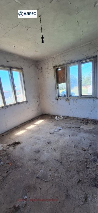 Къща в Плевен, област-с.Горна Митрополия площ 75 цена 22000