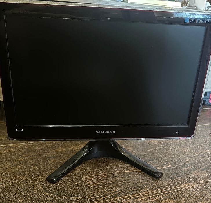 Продам монитор samsung в хорошем состоянии