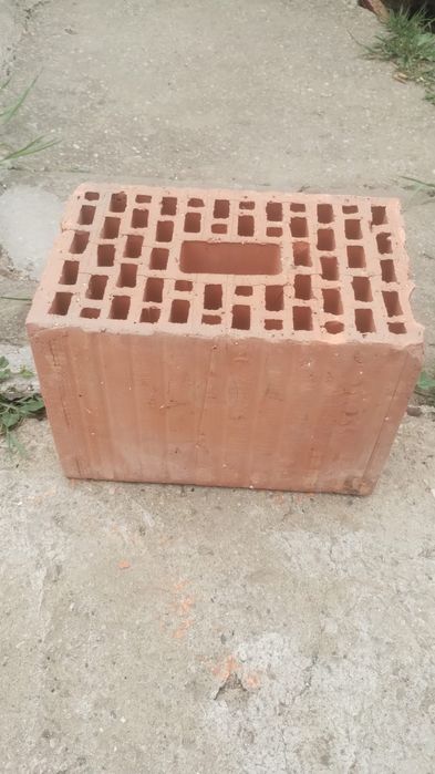 Vând cărămidă și plasa de Buzău