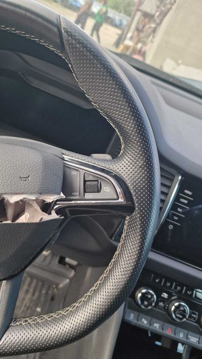 Volan Skoda Kodiaq cu padele - stare foarte buna