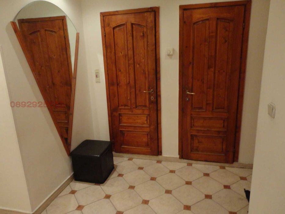 Тристаен апартамент под наем в София