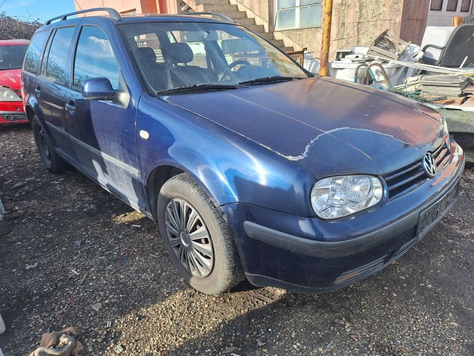 VW Golf 4, break, diesel 1,9 tdi și Skoda Fabia, break, roșie, 1,9 sdi